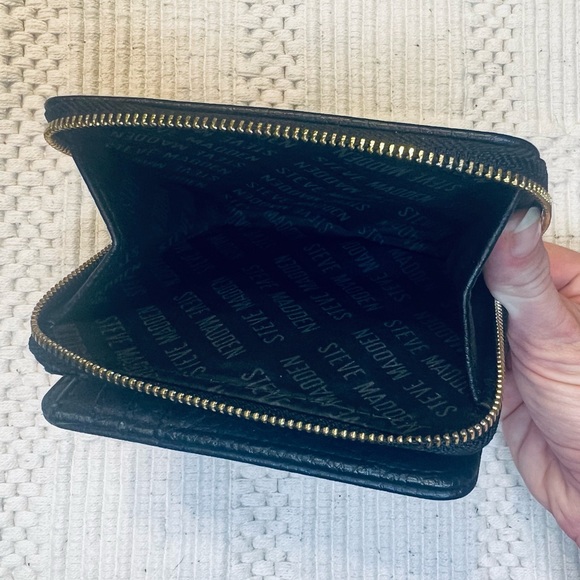 Steve Madden Wallet - Picture 4 of 4
